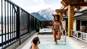 Outdoor spa bath