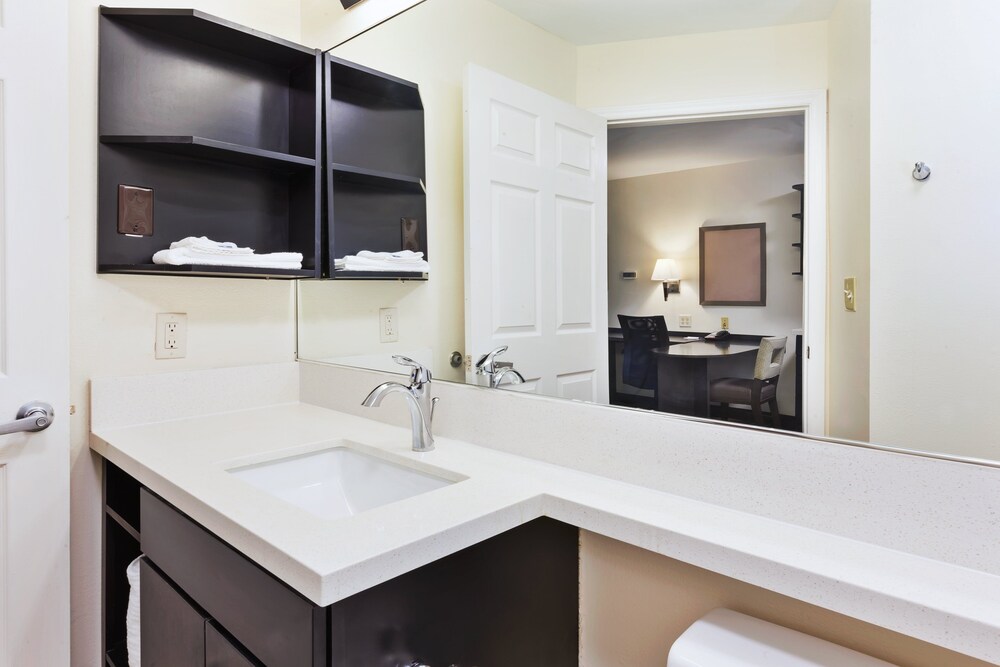 Candlewood Suites Huntersville, an IHG Hotel