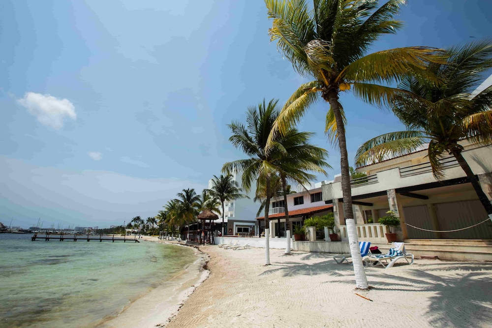 Ocean View Cancun Arenas