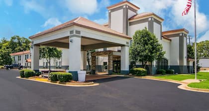 Clarion Pointe South Boston - Danville East