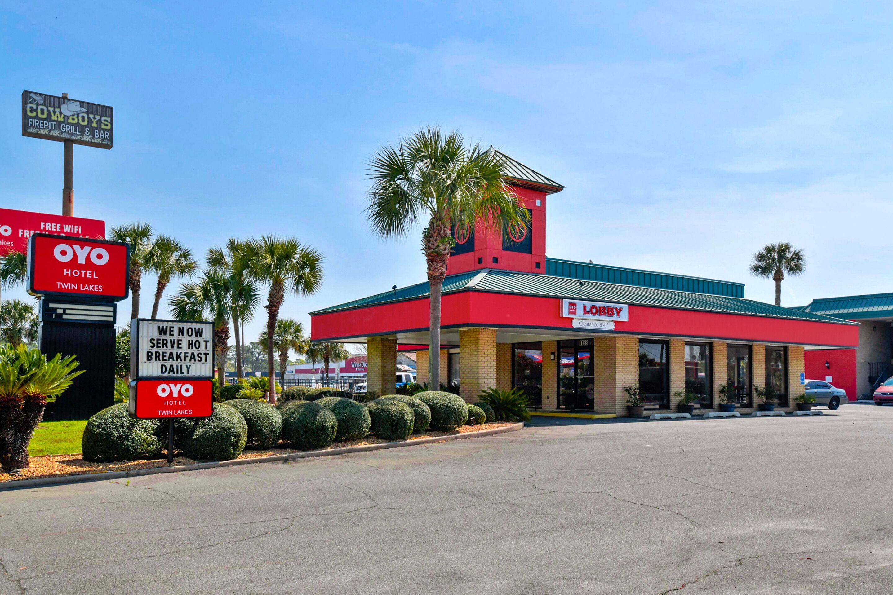 OYO Hotel Twin Lake - Lake Park / Valdosta area in Lake Park, United States