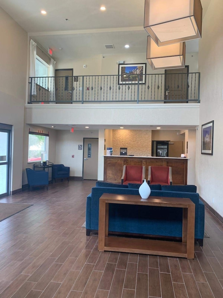 Comfort Suites Airport North San Antonio Usa Aarp Travel Center