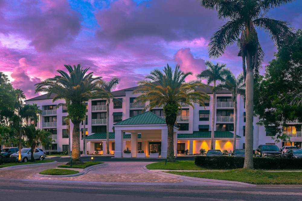Courtyard by Marriott Naples in Naples, FL Expedia