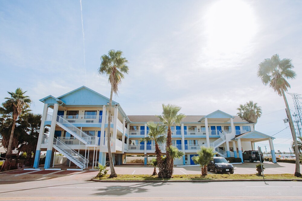 Scottish Inns and Suites - Near Kemah Boardwalk