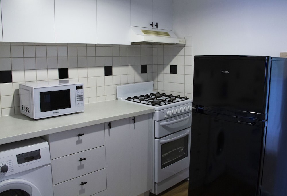 Private kitchen, Davis Avenue Apartments