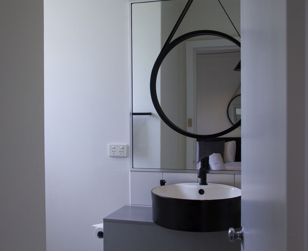 Bathroom, Davis Avenue Apartments