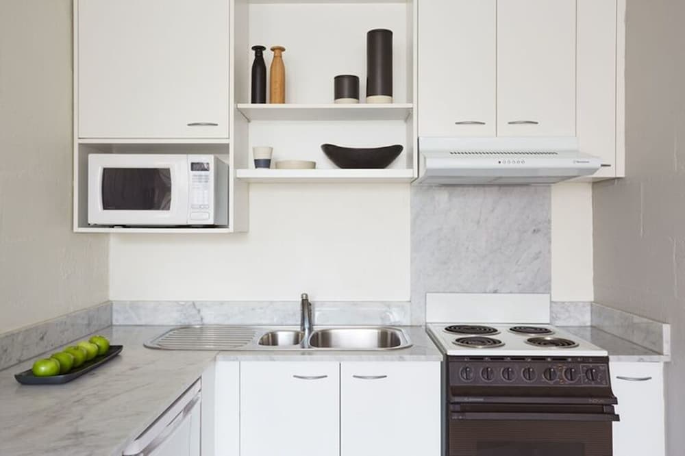 Private kitchen, Davis Avenue Apartments