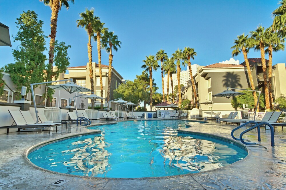 Indoor/outdoor pool, Desert Rose Resort