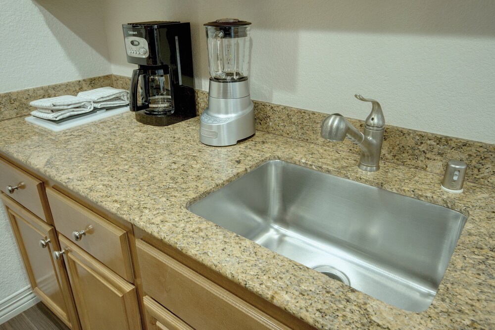 Private kitchen, Desert Rose Resort