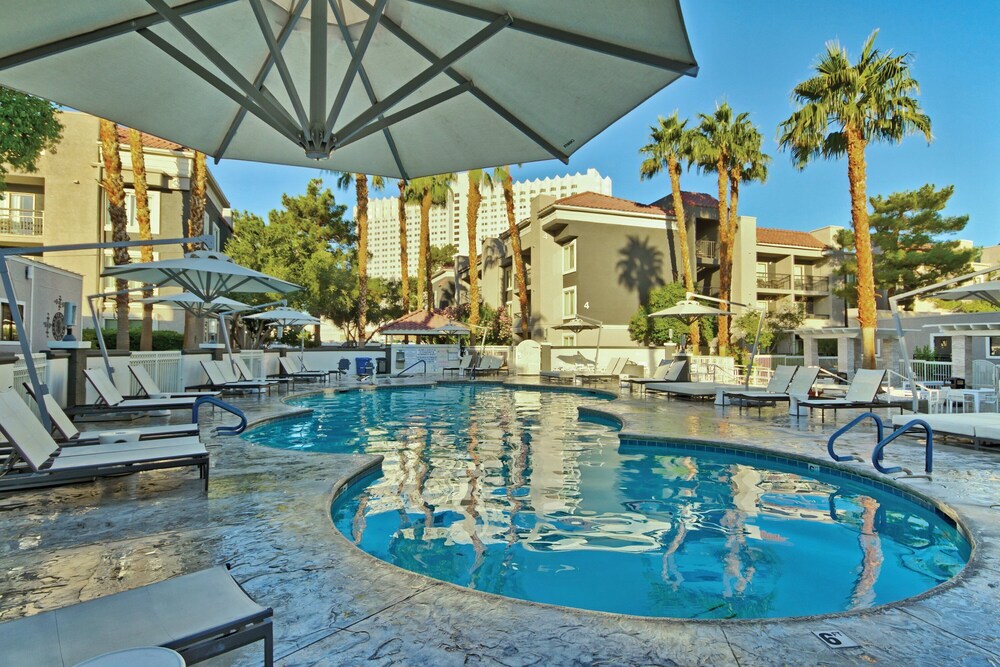 Indoor/outdoor pool, Desert Rose Resort