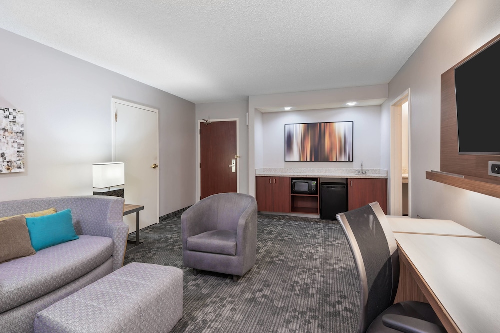 Courtyard by Marriott Lafayette Airport