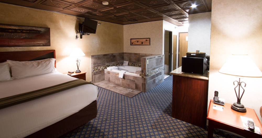 Jetted tub, Miles City Hotel & Suites