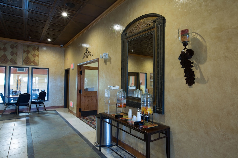 Lobby, Miles City Hotel & Suites