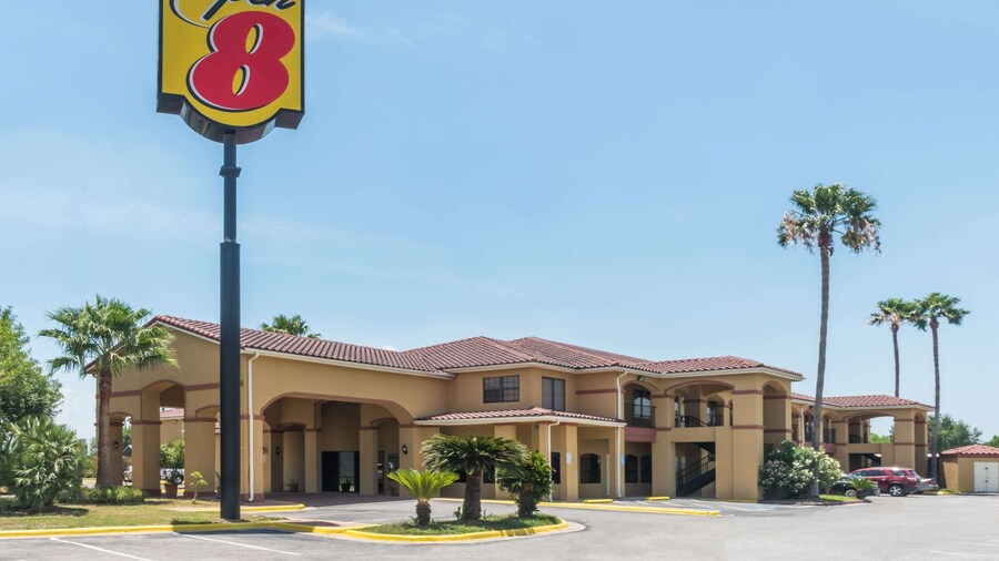 Super 8 by Wyndham Weslaco