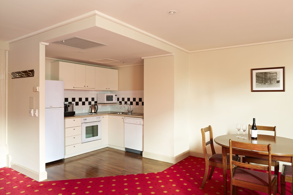 Private kitchen, Grand Hotel Melbourne