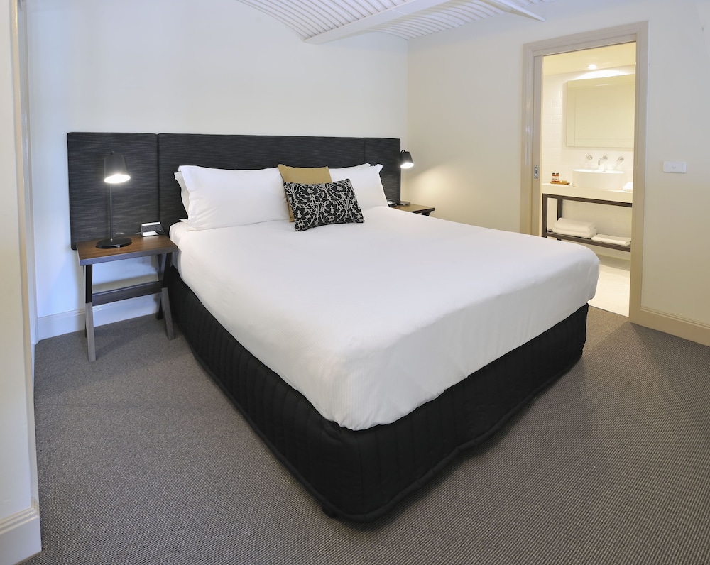 Grand Hotel Melbourne