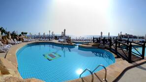 Indoor pool, 2 outdoor pools, pool umbrellas, pool loungers