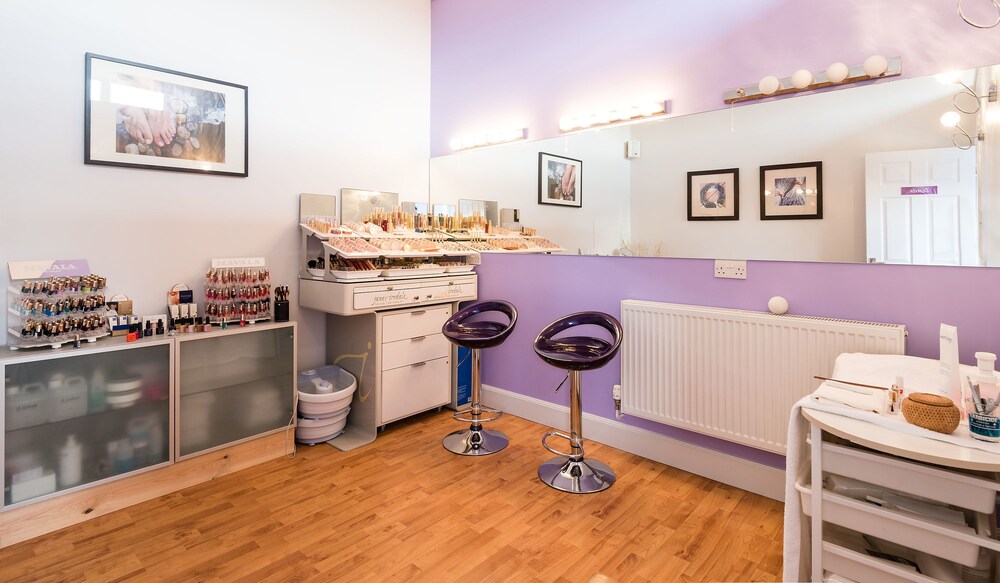 Nail salon, Atholl Palace Hotel