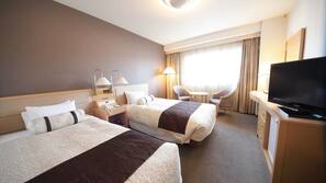 Desk, blackout drapes, iron/ironing board, free WiFi