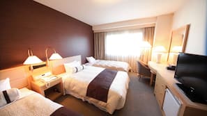 Desk, blackout drapes, iron/ironing board, free WiFi
