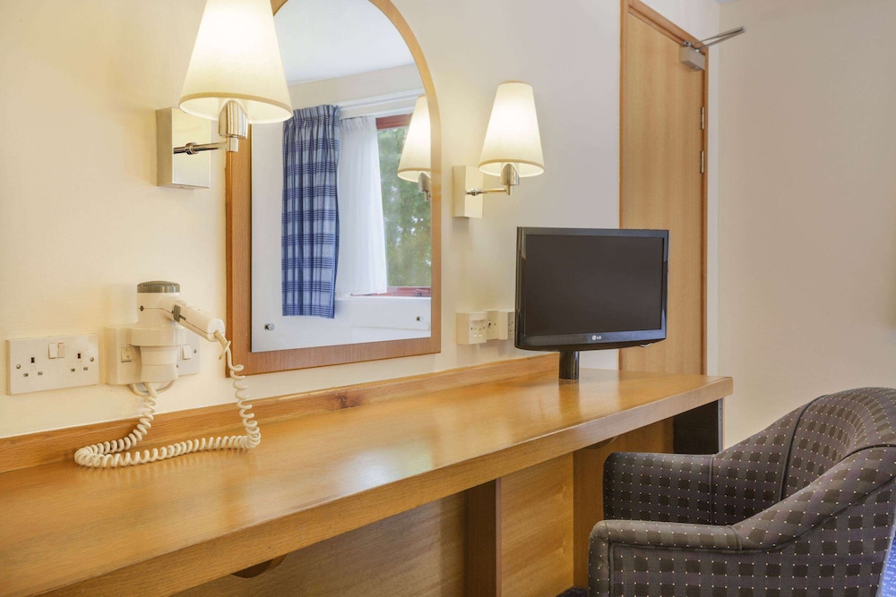 Days Inn by Wyndham Magor