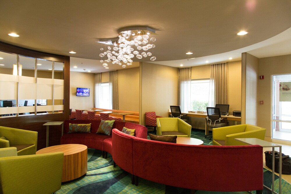 Business center, Springhill Suites by Marriott Warwick