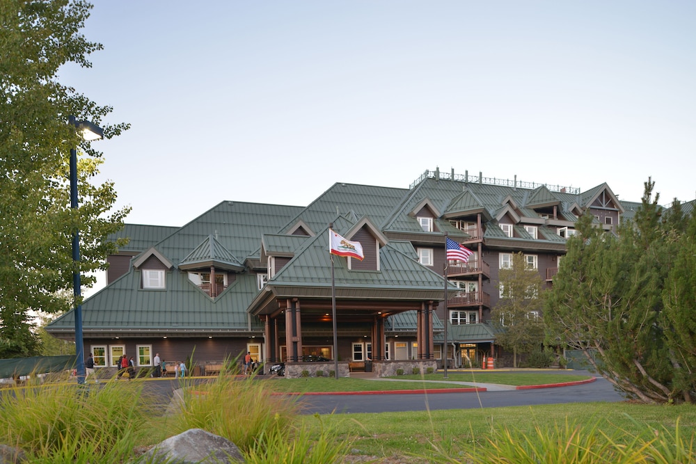 Room Deals for Hilton Vacation Club Lake Tahoe Resort, South Lake Tahoe starting at 124 Hotwire