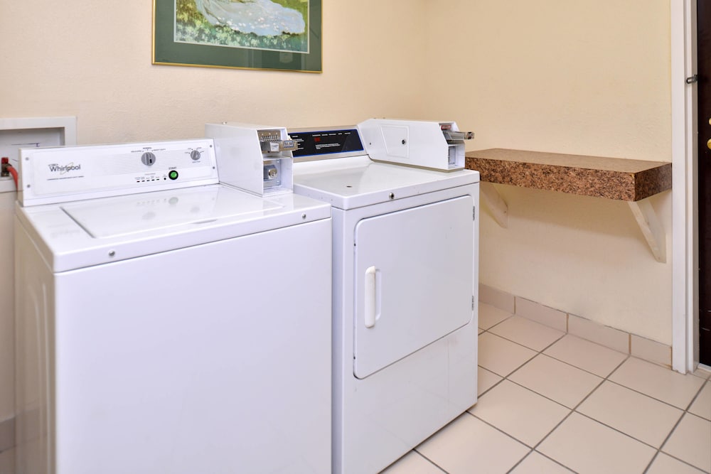 Laundry room, Fairfield Inn & Suites by Marriott Gulfport