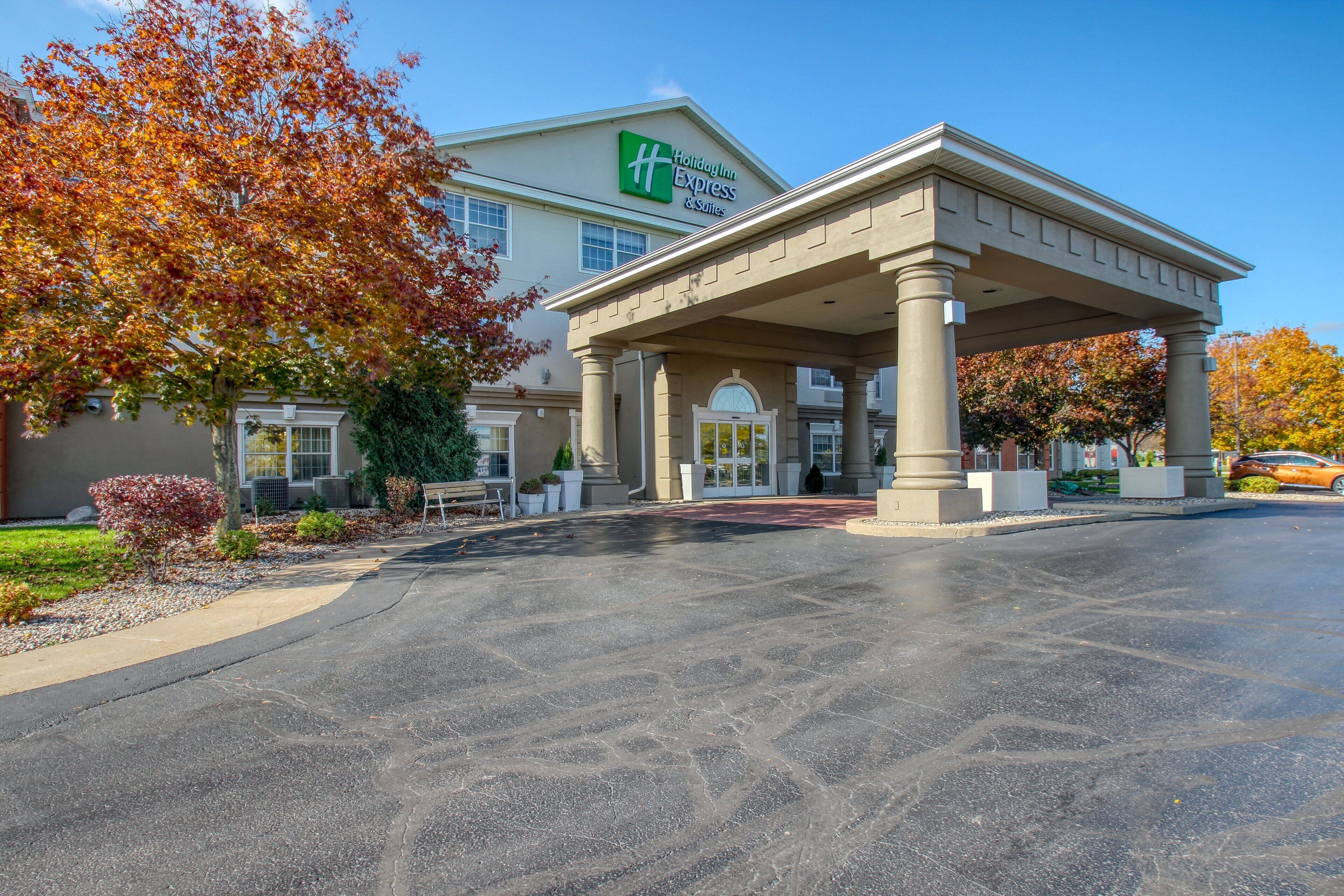 Holiday Inn Express Hotel & Suites Oshkosh, an IHG Hotel in Oshkosh, United States