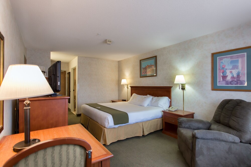 Room, Vagabond Inn Executive - Green Valley