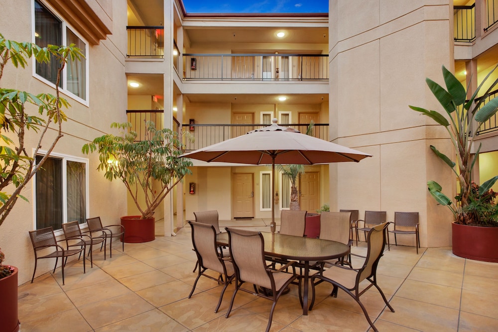 Days Inn by Wyndham Carlsbad