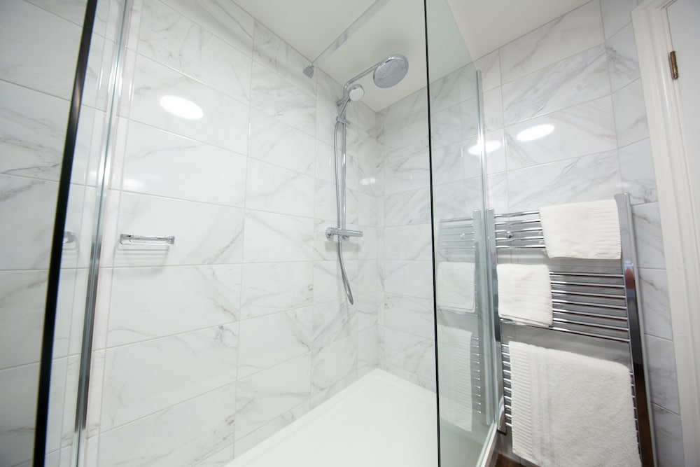 Bathroom, Bredbury Hall Hotel