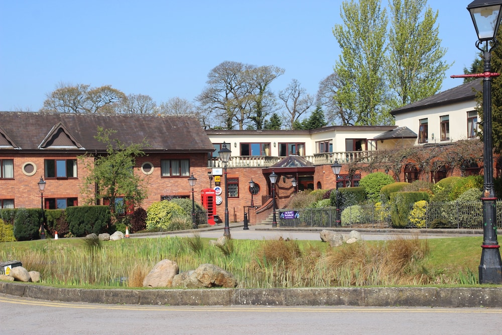 Property entrance, Bredbury Hall Hotel