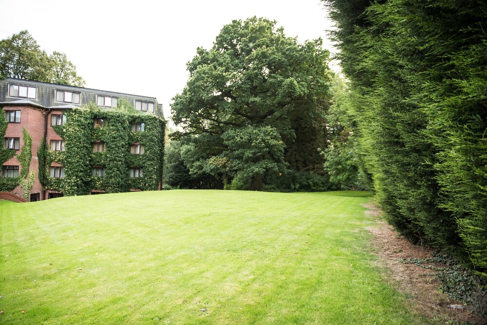 Garden, Bredbury Hall Hotel