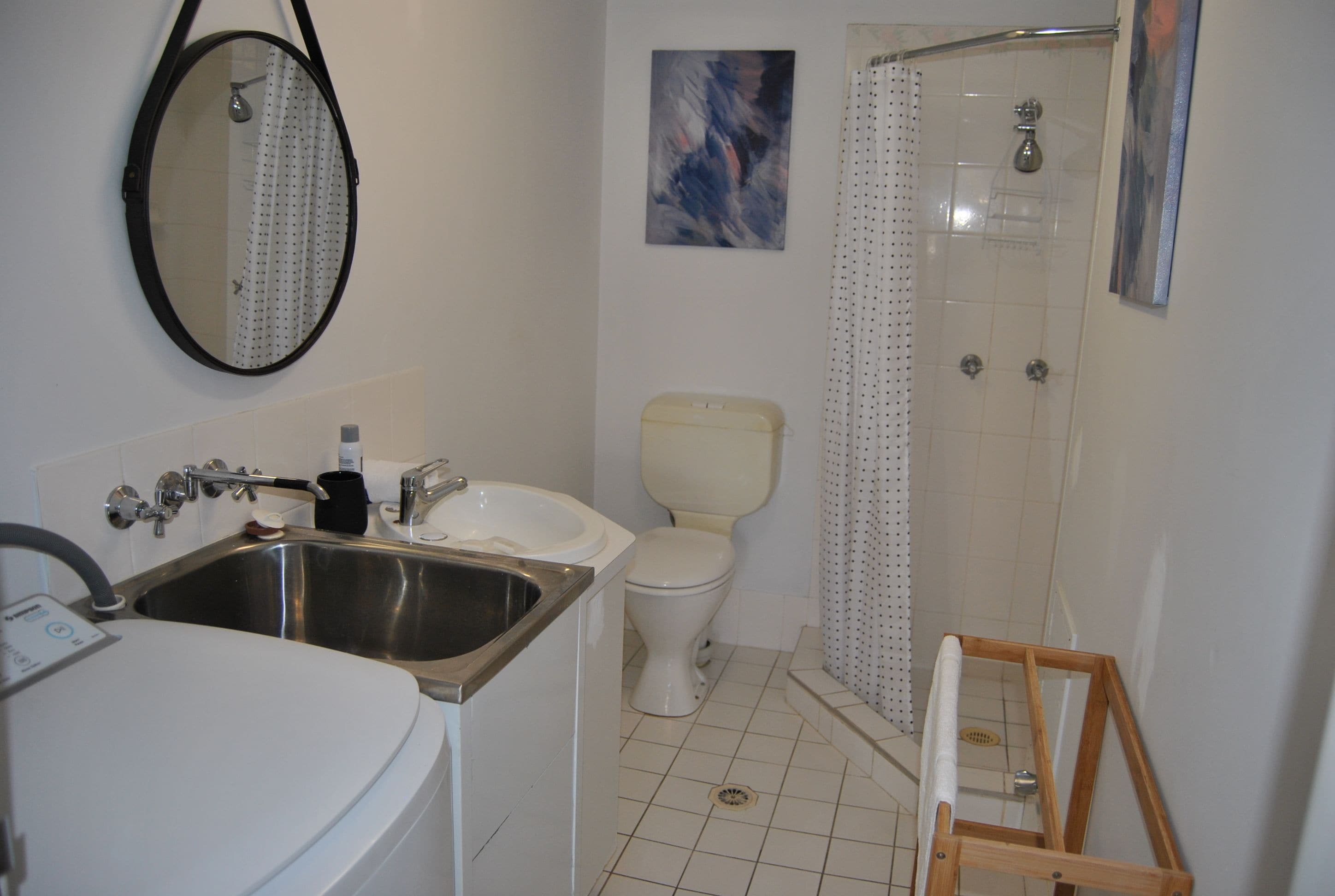 Budds Beach Apartments