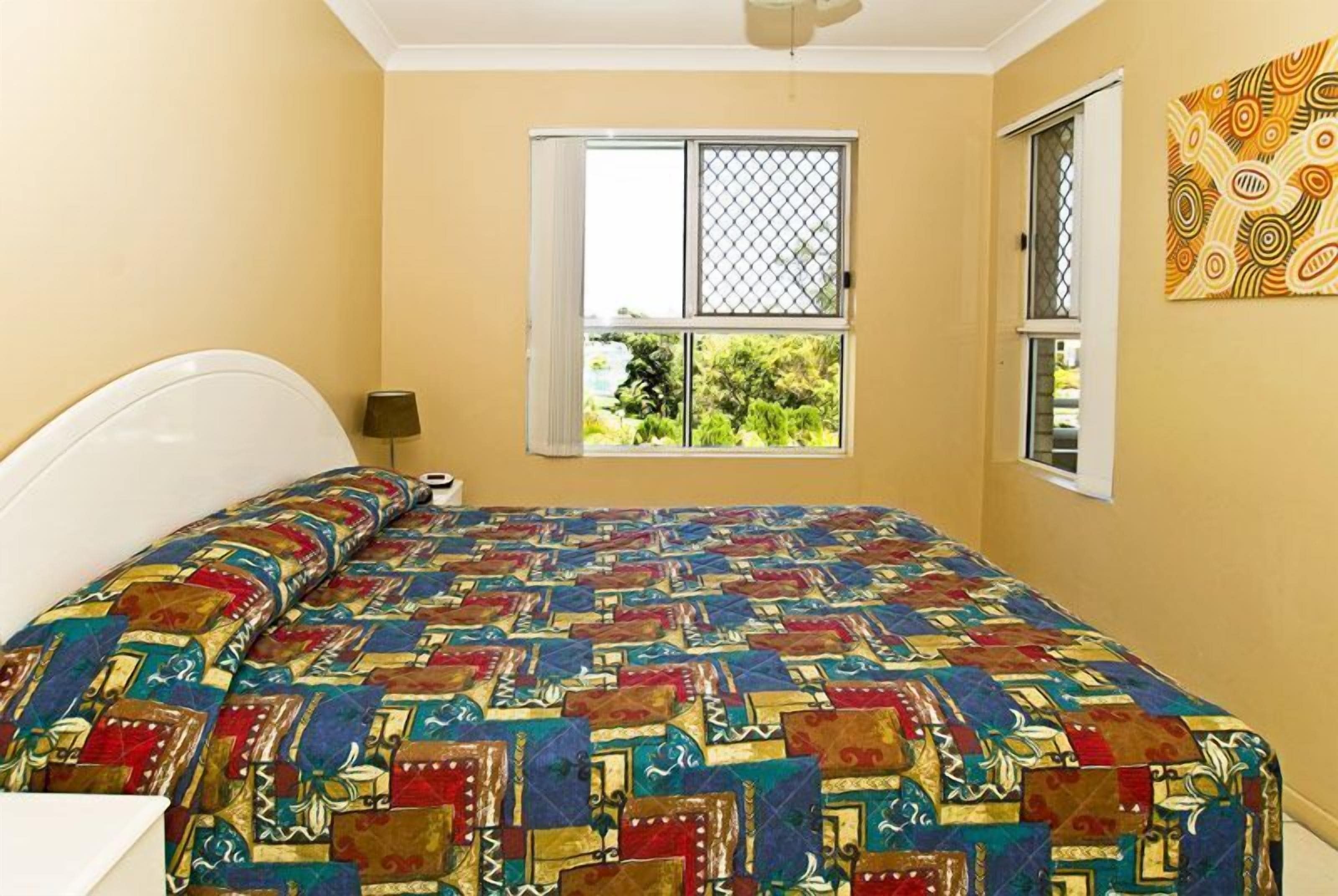 Budds Beach Apartments