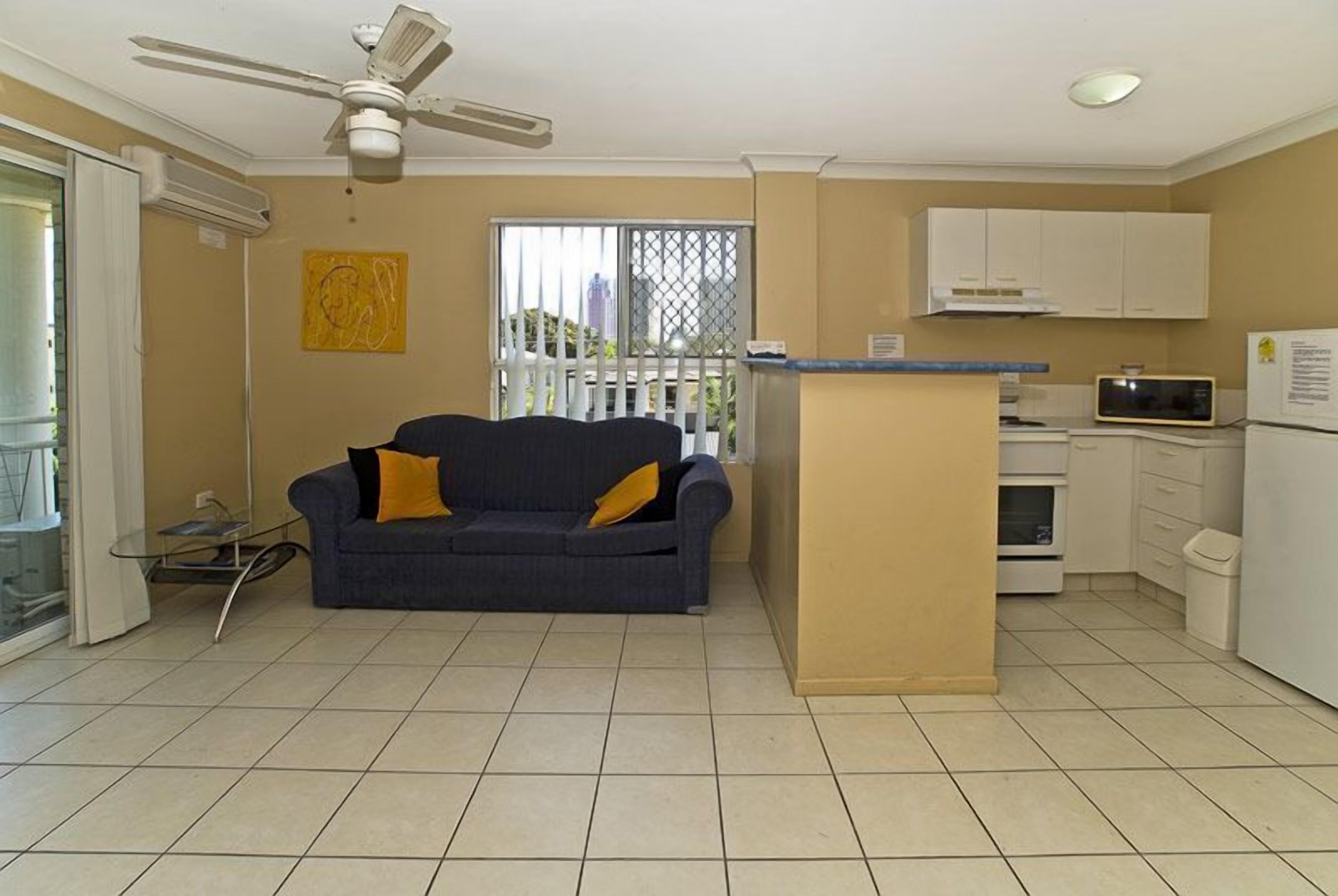 Budds Beach Apartments