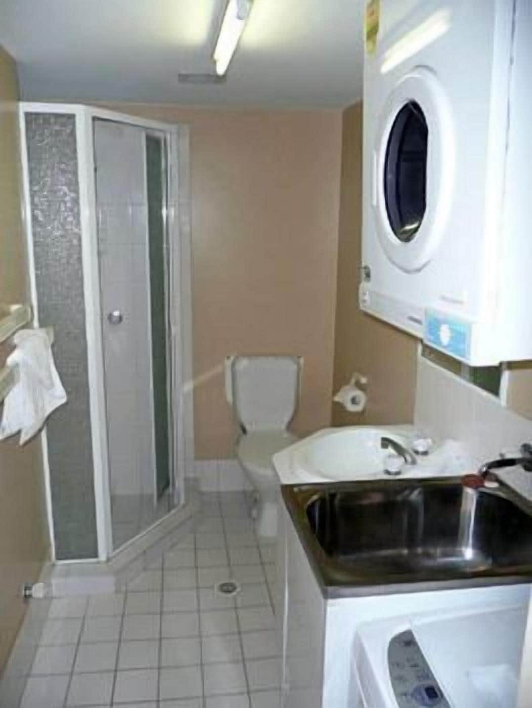 Budds Beach Apartments