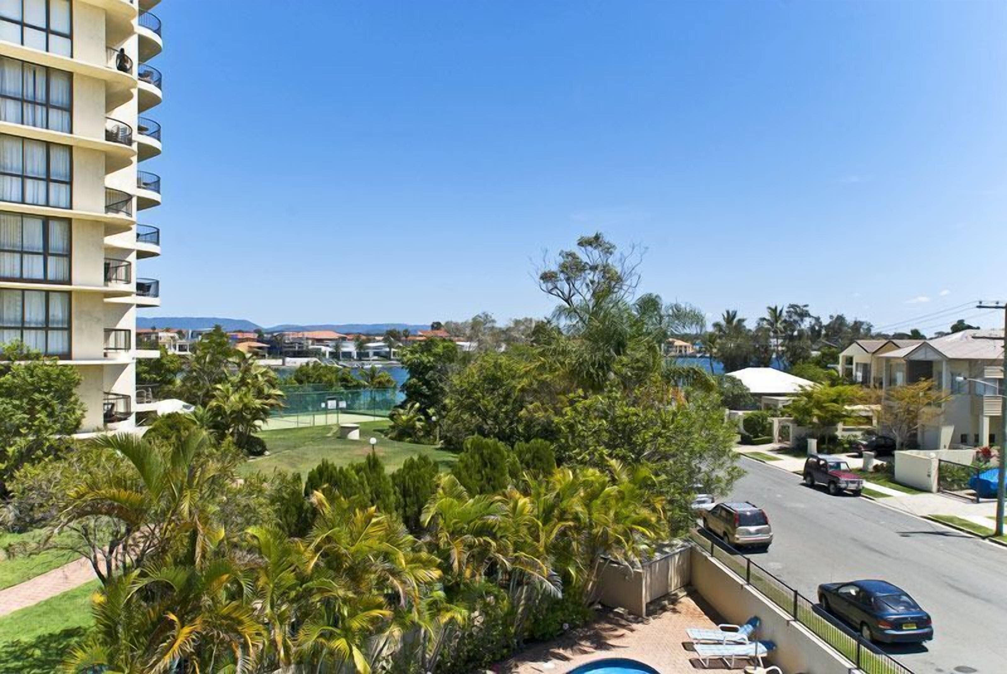 Budds Beach Apartments