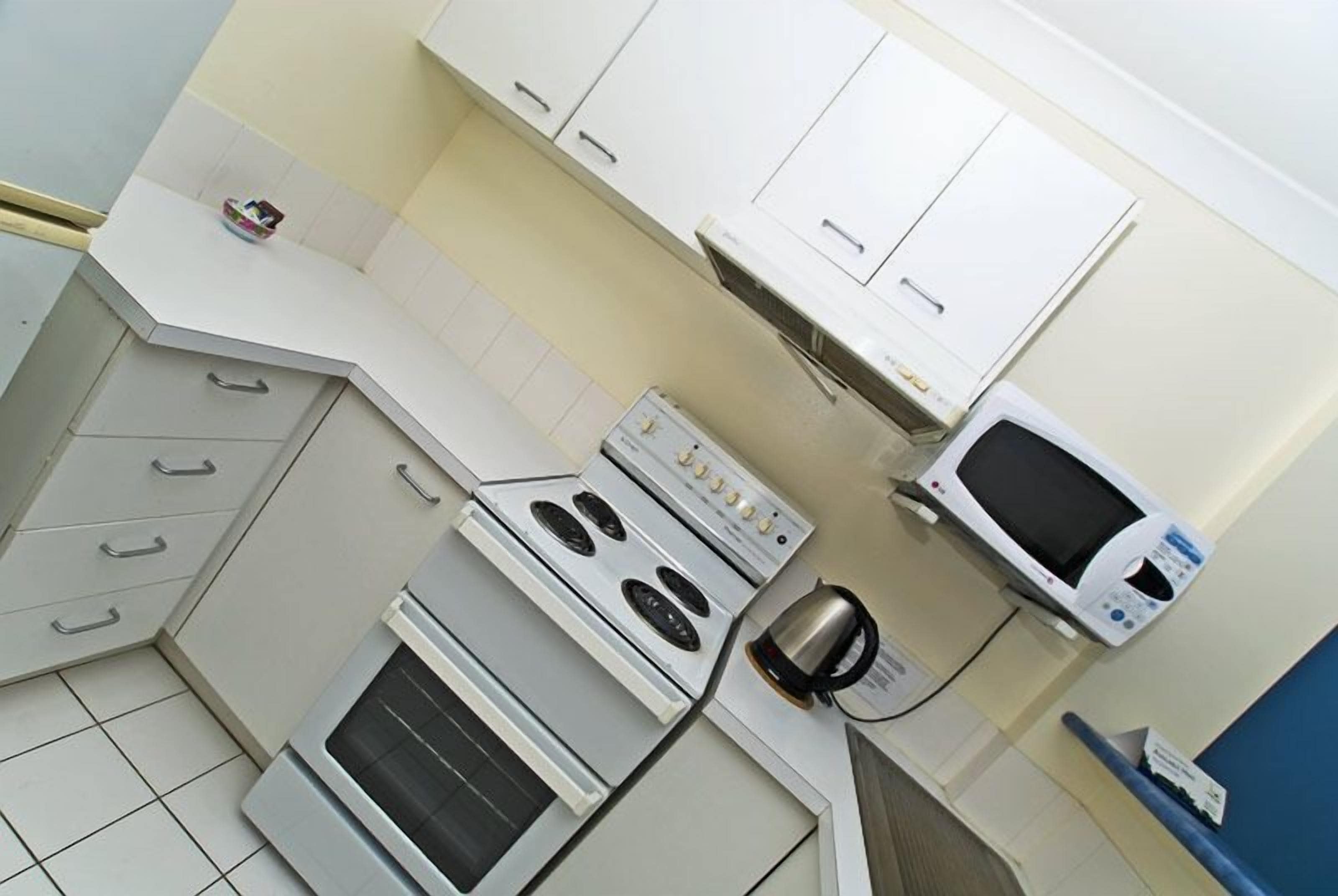 Budds Beach Apartments