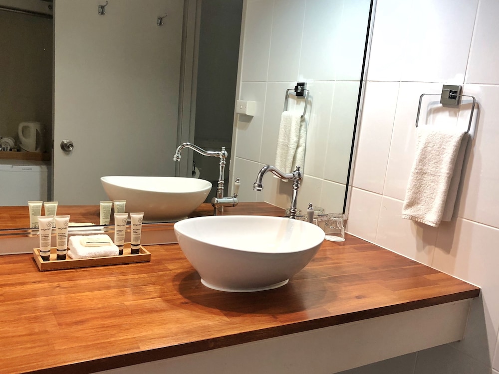 Bathroom, Greenmount Beach House