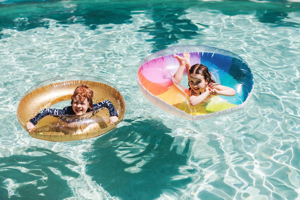 Outdoor pool, Greenmount Beach House