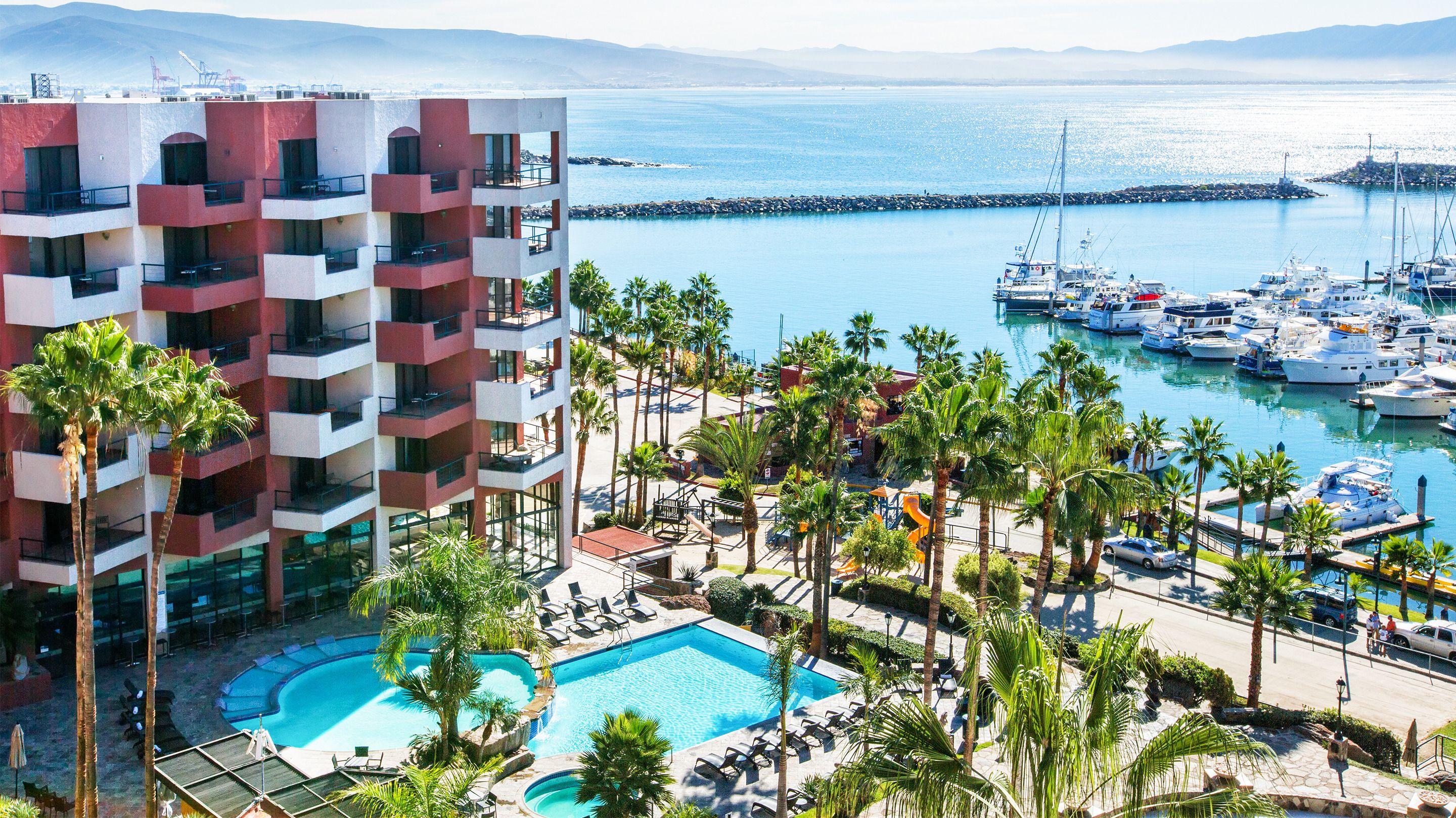 Hotel Coral & Marina
