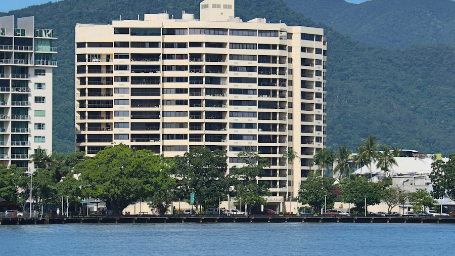 Cairns Aquarius