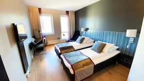 Pillowtop beds, desk, laptop workspace, blackout drapes