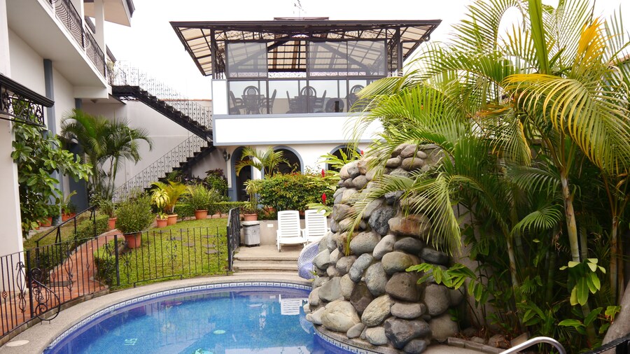 Santo Tomas Hotel