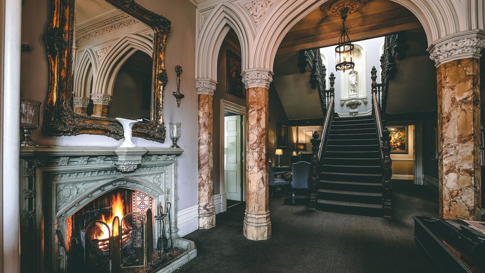 Hallway, Hollin House Hotel