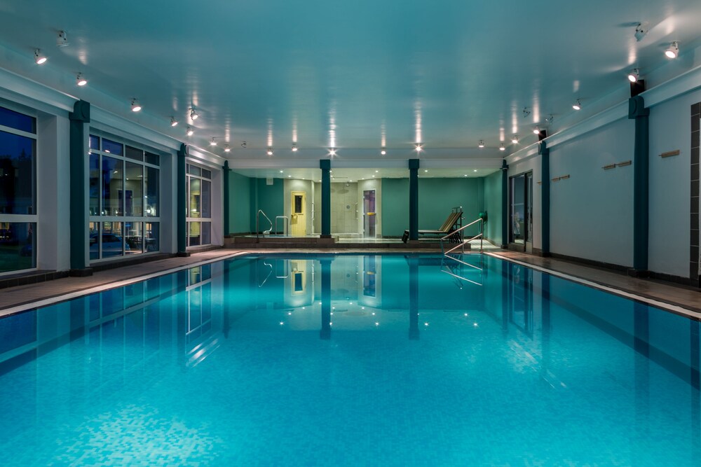 Indoor pool, Doubletree by Hilton Cheltenham