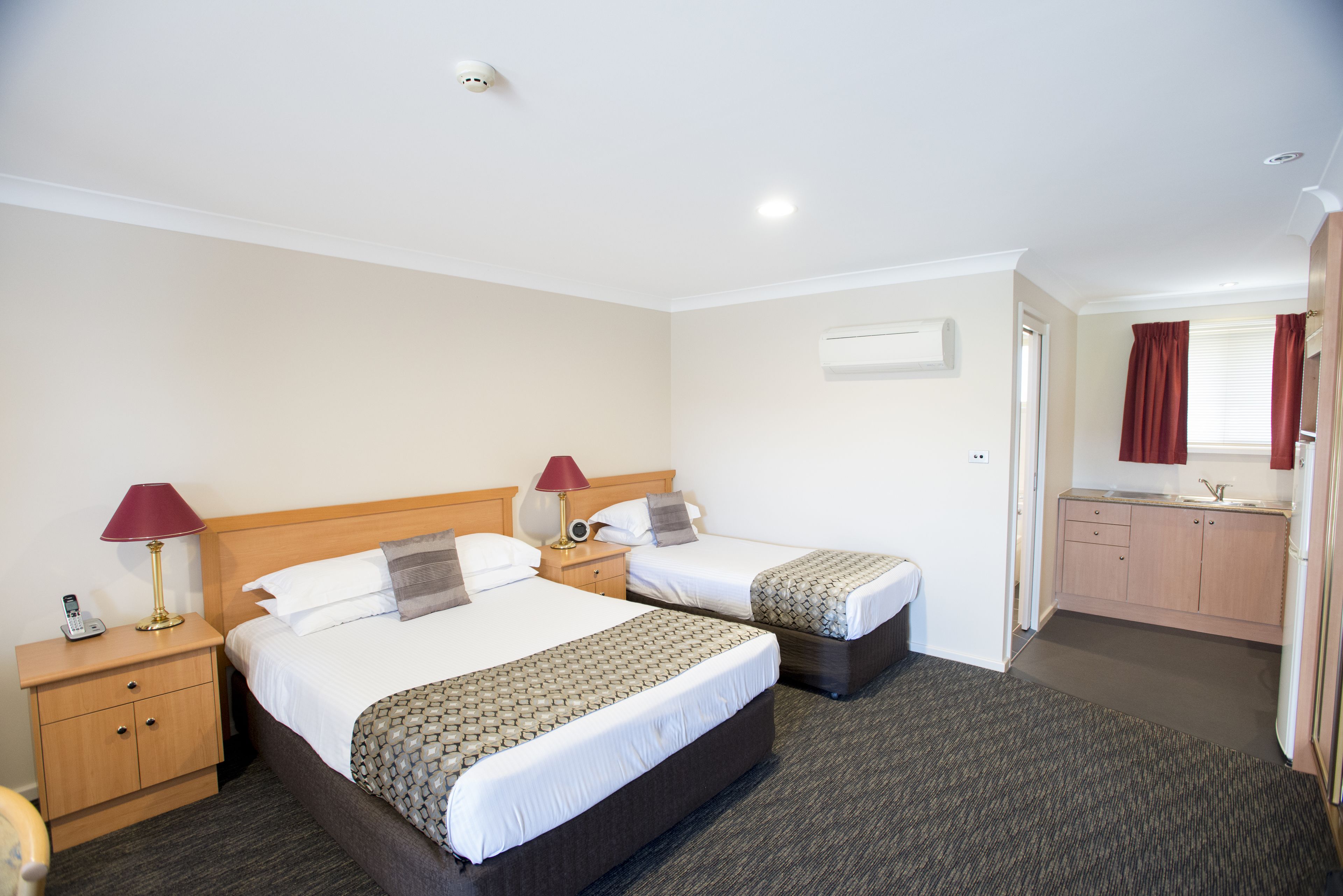 Best Western Plus All Settlers Motor Inn