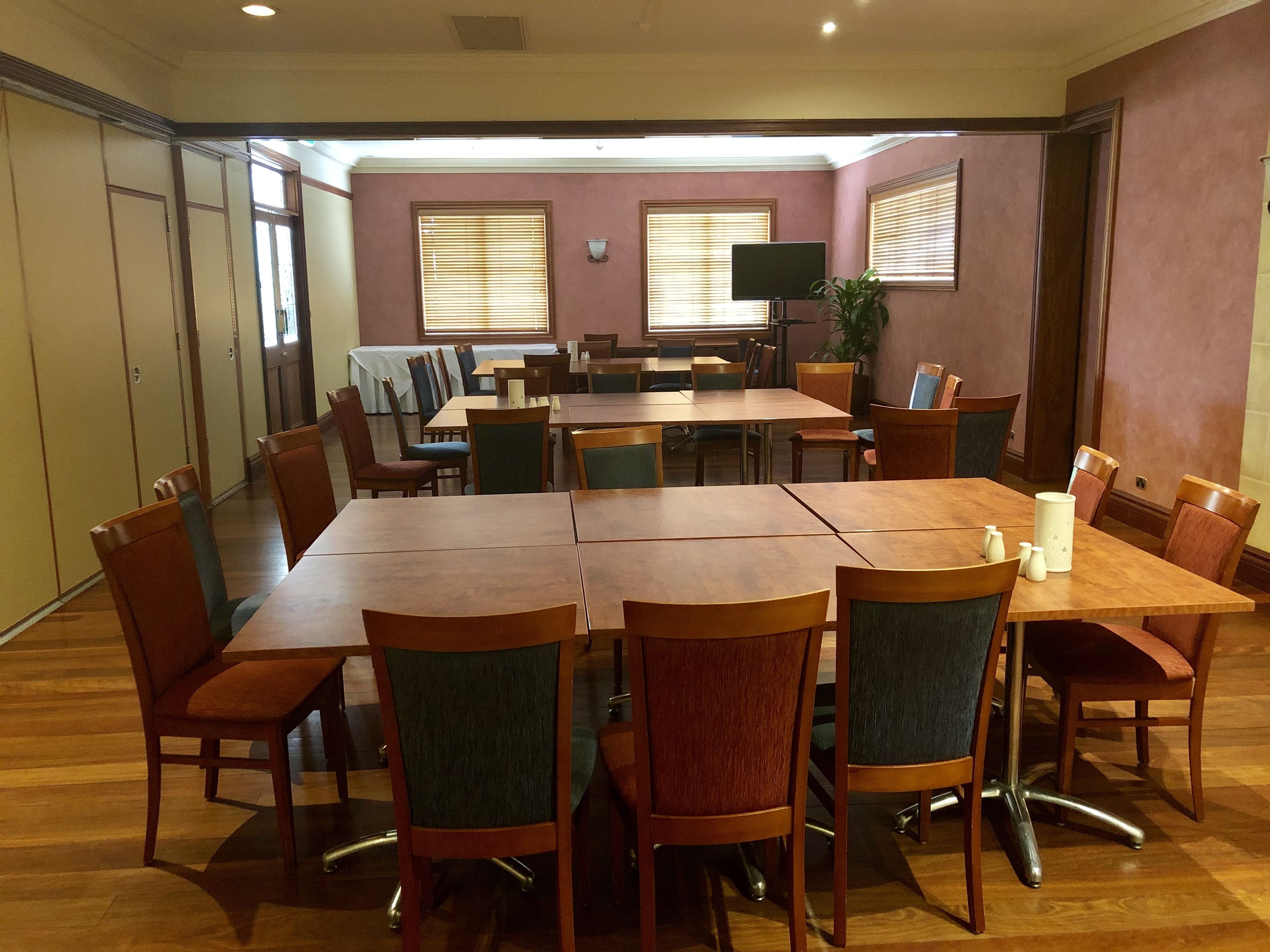 Best Western Plus All Settlers Motor Inn